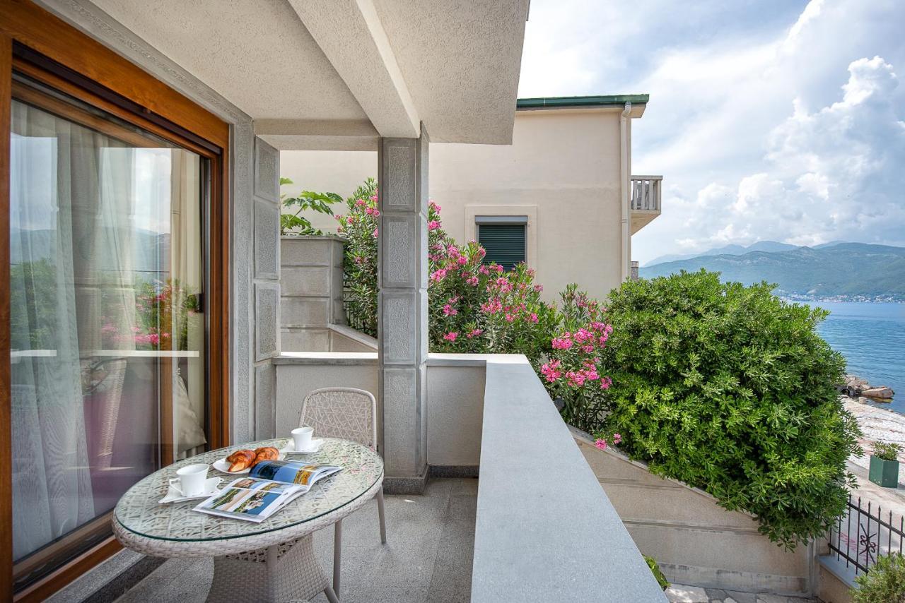 Santorini Apart Krasići Ngoại thất bức ảnh